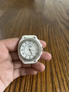 Coach Boyfriend Watch Women In White Dial Round New Battery Swiss Movement - Picture 1 of 8