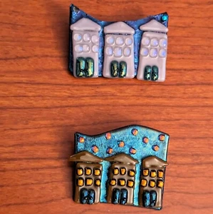 VTG Ceramic Handmade House Brooch Lapel Pins Lot of 2 Signed Katy Home OOAK - Picture 1 of 5