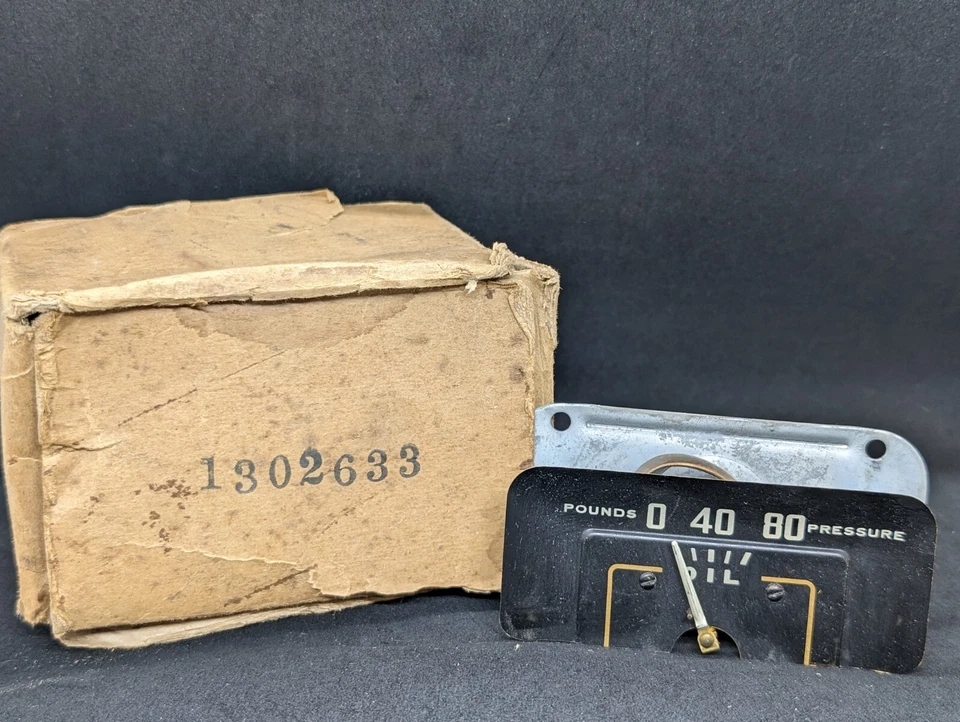 NOS 1949 DODGE CORONET WAYFARER MEADOWBROOK OIL PRESSURE INDICATOR DASH GAUGE - Image 1 of 4
