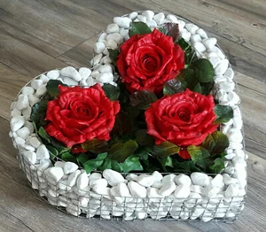 Herz mit Kies Rosen Pflanzschale Grabschmuck Grabgestaltung Grabherz Neu - Bild 1 von 3
