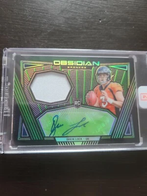 2019 PANINI OBSIDIAN ROOKIE JERSEY AUTO DREW LOCK BRONCOS Rookie /50 - Image 1 of 2
