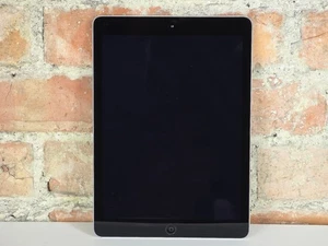 Apple iPad Air 64GB 9.7" Wifi Only - Picture 1 of 4