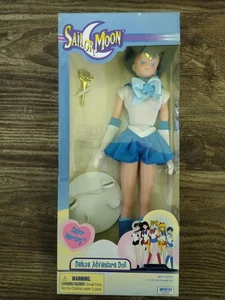 Modellino Irwin Sailor Moon Mercury Deluxe Adventure Doll 11,5" sigillato nuovo con scatola - Foto 1 di 12