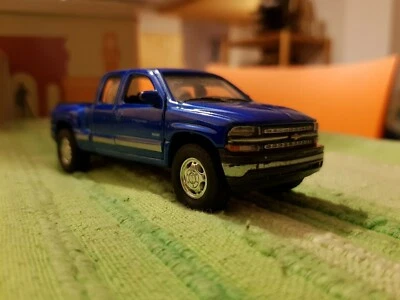 Modellino Chevrolet Silverado 1999 Welly - Immagine 1 di 3