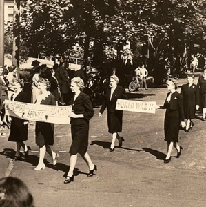 1945 Dekoration Memorial Day Parade Frauen NJ Rutherford Service RPPC RSO WWII - Bild 1 von 3