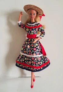 Outfit floreale +cappello in paglia anni '70 Vintage per Barbie -NO DOLL - Foto 1 di 11