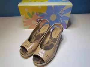 NIB Easy Street Taupe Sling Back Wedge Sz 085M - Picture 1 of 1