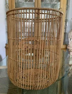 Xtra-Large Round Wicker Rattan Storage Basket & Laundry Basket Great Condition - Picture 1 of 3