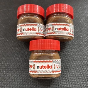 3 MINI frascos de vidrio Nutella para extender avellanas 1,05 oz tapa roja hechos en Italia NUEVO - Imagen 1 de 8