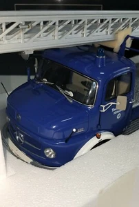MERCEDES BENZ L322 CAMION BOMBEROS 1966 BLUE/WHITE SCHUCO 00156 1:18 NEW - Imagen 1 de 12