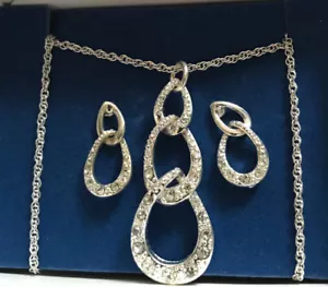 AVON Sparkling link collana ciondolo set regalo tono argento - Foto 1 di 1