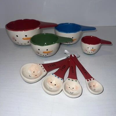 Le Gourmet Chef Christmas Measuring Cups And Spoons 8 Piece Set - Image 1 of 4