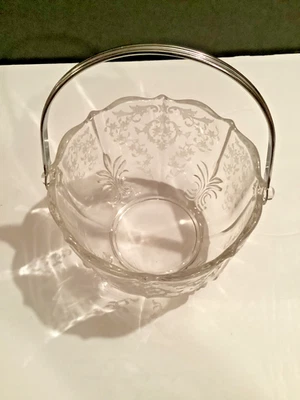 VINTAGE: 1930'S FOSTORIA  "NAVARRE"  ETCHED ELEGANT GLASS 4.5"  ICE BUCKET - Image 1 of 4