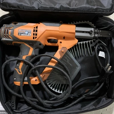 Pistola de parafuso de drywall RIDGID R6791 ferramenta com fio com estojo e parafusos, levemente usada.  - Imagem 1 de 4