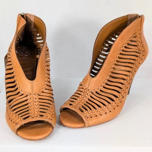 Vince Camuto 9 NWT Tan Acha Laser Cut Out Open Toe Ankle Bootie Heels - Picture 1 of 10