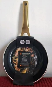 Nuovo con etichetta! Masterclass Pentole Antiaderenti 8" Manico Oro Nero Scintillante Interno - Foto 1 di 7