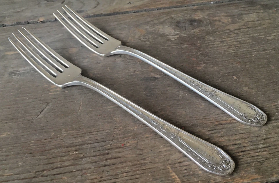 2 Dinner Forks Wreath Hampton Court Oneida Community 1926 Silverplate 72797 Mono Foto 1 de 1