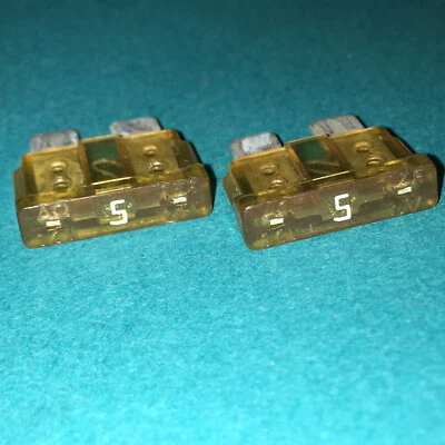 2 VOLVO 940 1991-1995 5A 5 AMP FUSE ALL 940 AMBER FITS 1991 1992 1993 1994 - Image 1 of 4