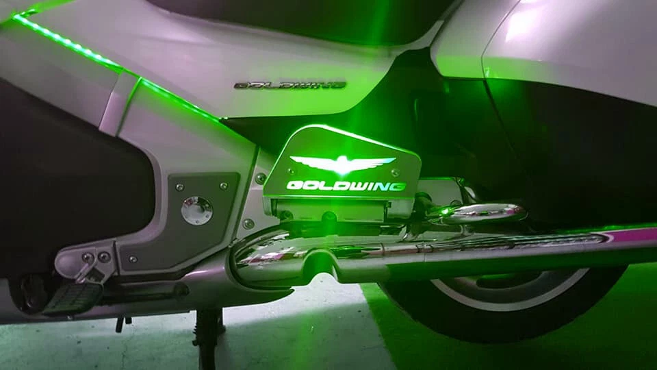 FREE SHIPPING Gold Wing Honda GL1800 lighting floorboard covers with green LED - Bild 1 von 4