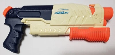 Pistola de agua NERF Super Soaker Scatter Blast 2010 Pump Action  Foto 1 de 4