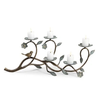 Candelabro de pájaros y flores de aluminio gris bellamente decorado inspirado en la naturaleza Foto 1 de 4