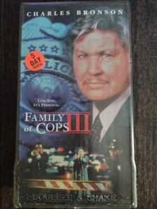 Family Of Cops III VHS TAPE Charles Bronson Ex Rental Hard Clear Case - Foto 1 di 4