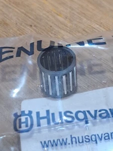 Genuine Husqvarna K750 K760 Needle Cage Small End Bearing 577 57 24 01 - Picture 1 of 2