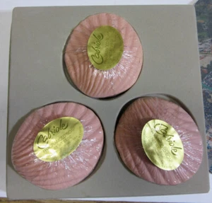 Vintage  ELizabeth Arden CABRIOLE Fragrance SOAP in Original box  3 Bars, 3.5 OZ - Picture 1 of 2