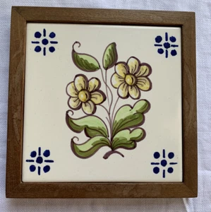 CERAMICA CARVECELOS ‘Empresa fundada em 1987’ Flowers Tile Trivet ( 7’’ x 7’’) - Picture 1 of 6