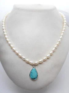 Collana di Perle d'Acqua Dolce con Ciondolo in Turchese Naturale e Argento 925 - Foto 1 di 8