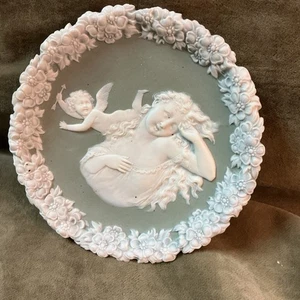 Circa 1900 Shafer & Bayer Jasperware wall plaque Cherub and woman design - Picture 1 of 2