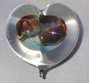 Robert Burch Studio Art Glas mundgeblasen herzförmiger Briefbeschwerer Erdtöne  - Bild 1 von 7
