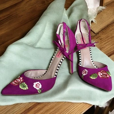 Betsey Johnson Heels SZ 8 Abbie Pink Floral Embroidered Ankle Tie Fuchsia READ - Image 1 of 4