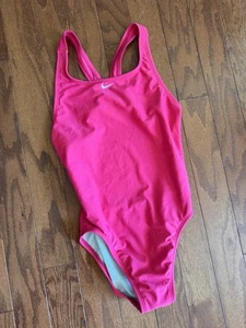 Nike Barbie Rosa Traje de Baño de Una Pieza Para Mujer Talla 10 Playa Vacaciones Natación - Imagen 1 de 5