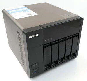 QNAP TS-563 NAS - AMD Quad Core 2.8GHz- 2GB DDR3L-5 Bay - ohne Festplatten - Bild 1 von 4