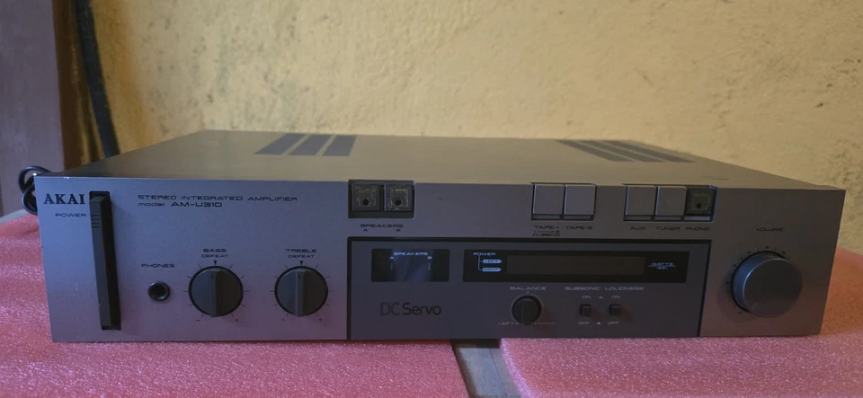 Akai AM-U310 Amplificatore Integrato - Immagine 1 di 3