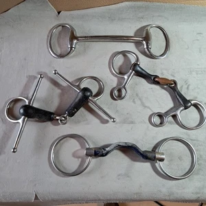 Konvolut gemischte Pferdegebisse, für Requisite/Auslage - Bild 1 von 14