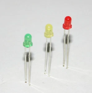 300x 3mm LED Sortiment 100 rot, 100 grün, 100 gelb NEU - Bild 1 von 1