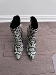 Marc Fisher Gaylen Booties - Snake - Size 7 - Zipper - Picture 1 of 5