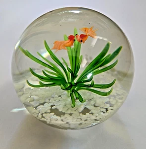 Vintage Pier 1 orange Goldfisch Koi Fisch grüne Pflanze Aquarium Briefbeschwerer - Bild 1 von 6