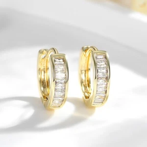 Moda Pequeño Anillo Canal Conjunto Piedras Preciosas Blancas Oro 18k Relleno Aro Pendientes - Imagen 1 de 5