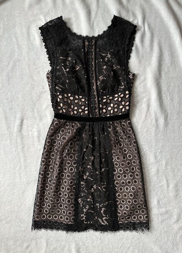 Abito senza maniche Boutique Moschino floreale in pizzo nero nudo taglia 4 Aeffe nuovo con etichette