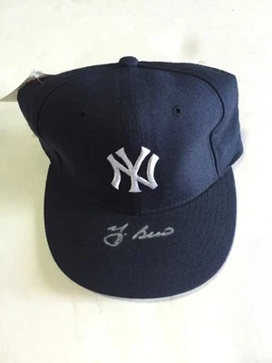 Gorra Oficial New Era Firmada por Yogi Berra Como Nueva Autógrafo Jsa Coa Hof Yankees Foto 1 de 4