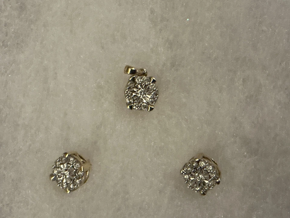 Conjunto de collar y pendientes de diamantes de oro amarillo de plata de ley 925 Foto 1 de 4