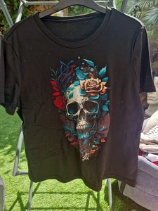 LADIES BLACK SKULL TSHIRT - SIZE MEDIUM - Picture 1 of 5