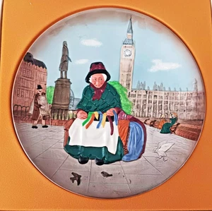 NEU IN BOX Vintage Royal Doulton Sammler Teller Seide und Bänder | 1981 - Bild 1 von 4