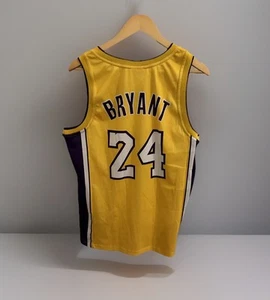 Champion Jersey Los Angeles Lakers Size M NBA ๐๐ Kobe Bryant 24 ๐๏ธ๐๏ธLakers - Picture 1 of 9