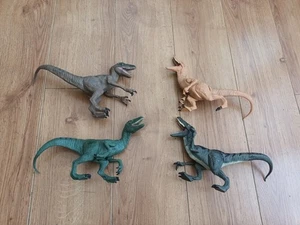 Paquete de 4 figuras de dinosaurios de Jurassic World Velociraptor - Eco Delta Charlie Blue - Imagen 1 de 10