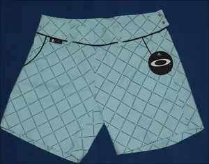 Neuf avec Étiquette pour Femmes Oakley Extensible Mini Short W27 " UK8 Neuf Bleu - Bild 1 von 4