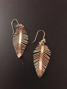 Goldfarbene Feder Ohrhänger - Bild 1 von 2